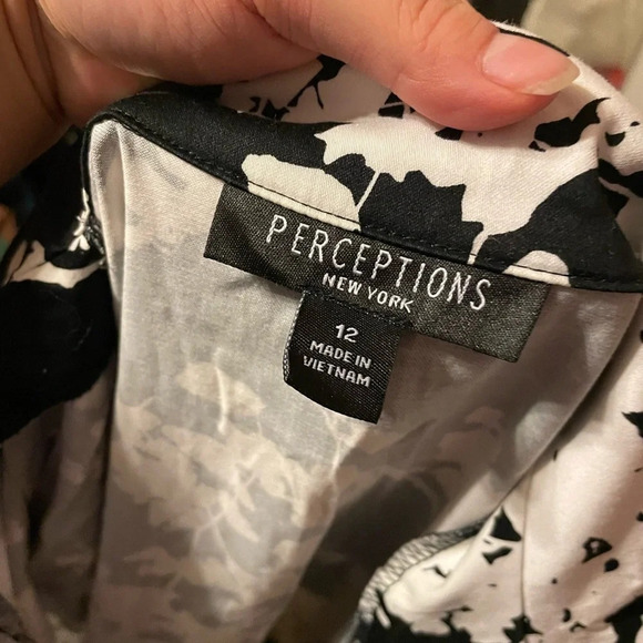 PERCEPTIONS FLORAL BUTTON FRONT DRESS - Picture 3 of 6